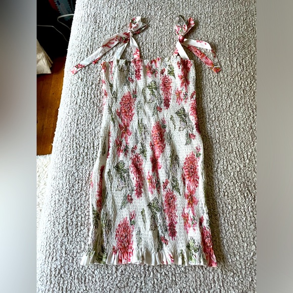 Floral Print Smocked Bodycon Dress - Picture 2 of 7